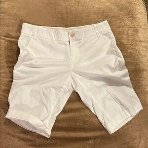 Tory Birch White Bermuda Pants Shorts Gently worn Size 2/4 Cotton blend Nice fit